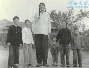 世界身高最高的女人，中国的曾金莲(2.48米)