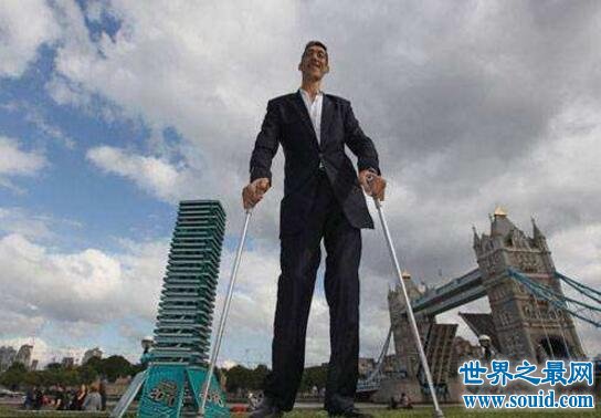 世界第一高人，苏尔坦·科森超越鲍喜顺(高达2.4米)