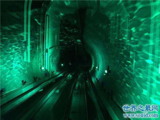 上海外滩观光隧道旅游攻略 一年四季都适合游玩