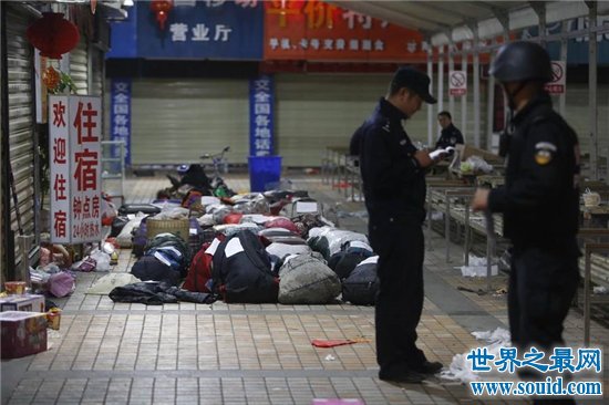 云南恐怖袭击现场击毙4名歹徒，其余抓回后判处死刑