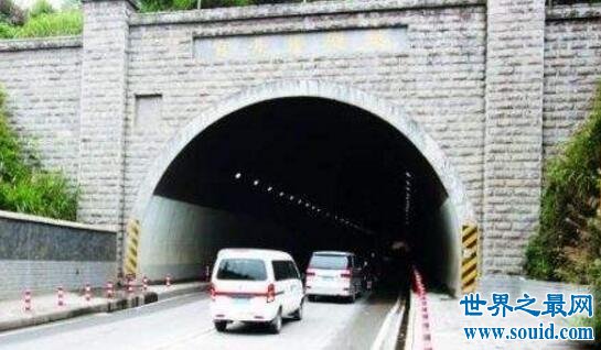 神秘的贵州时光隧道，穿越隧道时光会倒流一小时