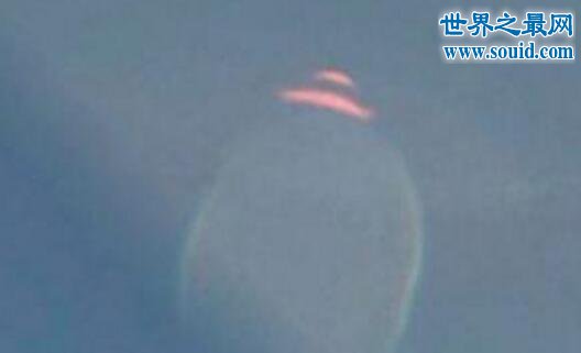巨型UFO惊现美国黄石公园上空，外星人基地正建于此地