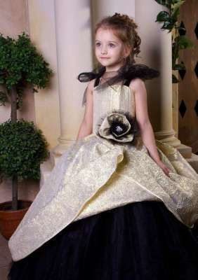 俄罗斯最美小萝莉甜美写真 仿佛精灵落凡间小女孩图片