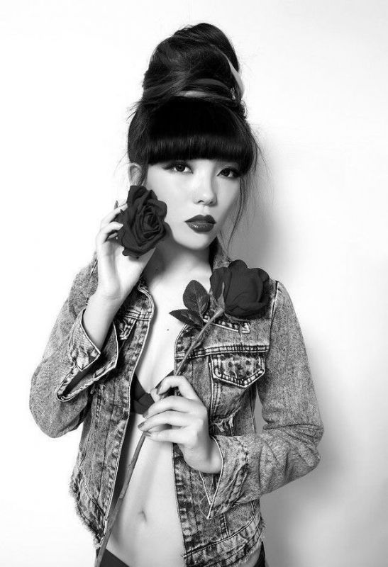 黑白性感内衣写真 黑色玫瑰的诱惑