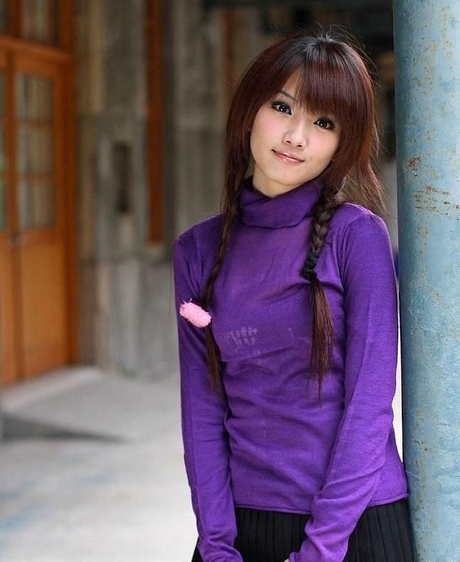 紫衣校花妹纯真迷人