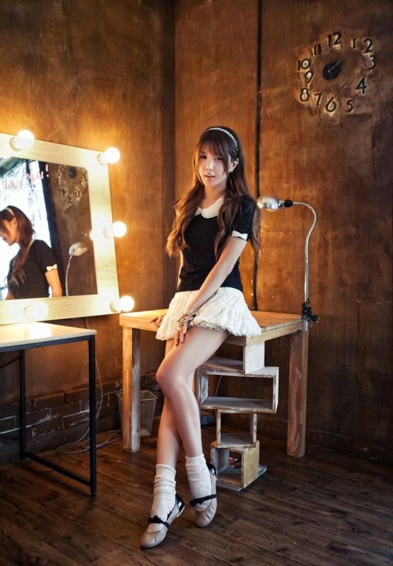 韩国丝袜美女许允美最新迷人好看的美女图片