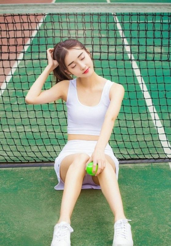 清纯动人网球少女甜美写真