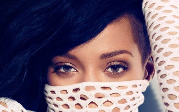 巴巴多斯歌手蕾哈娜（Rihanna）壁纸