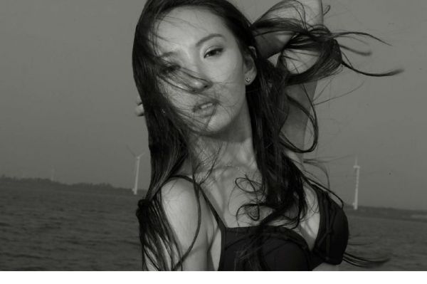 性感模特李宛仪游艇私拍完整版图片